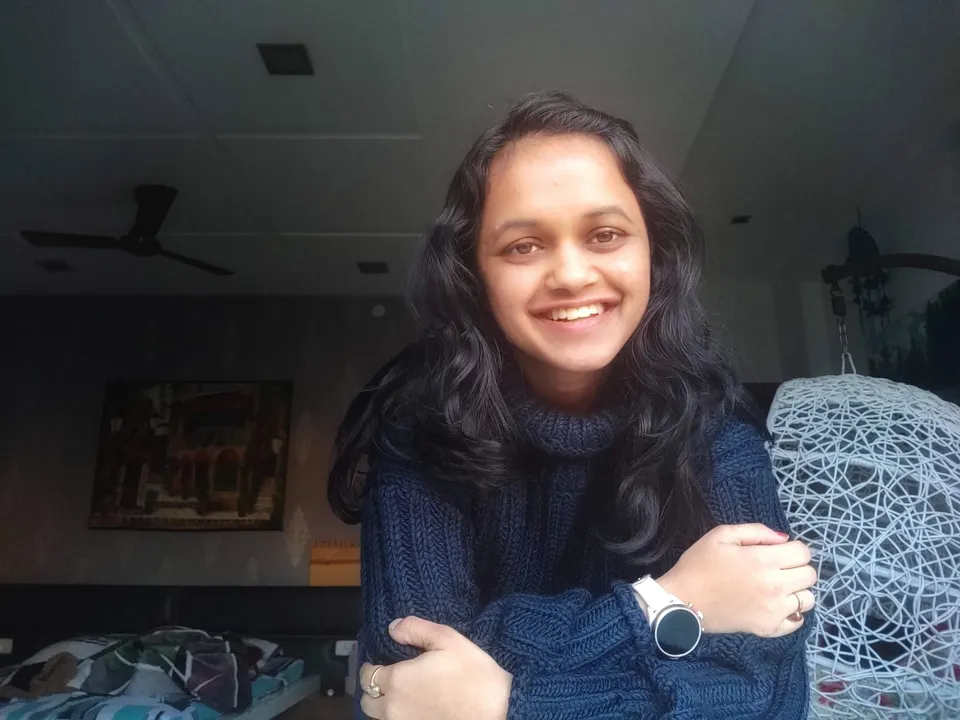 A casual indoor portrait of Priyasha